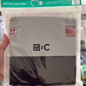 Uniqlo Heattech Cashmere Blend Shirt in Black